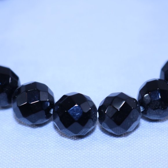 Onyx and White Jade Bracelet - Picture 3 of 5